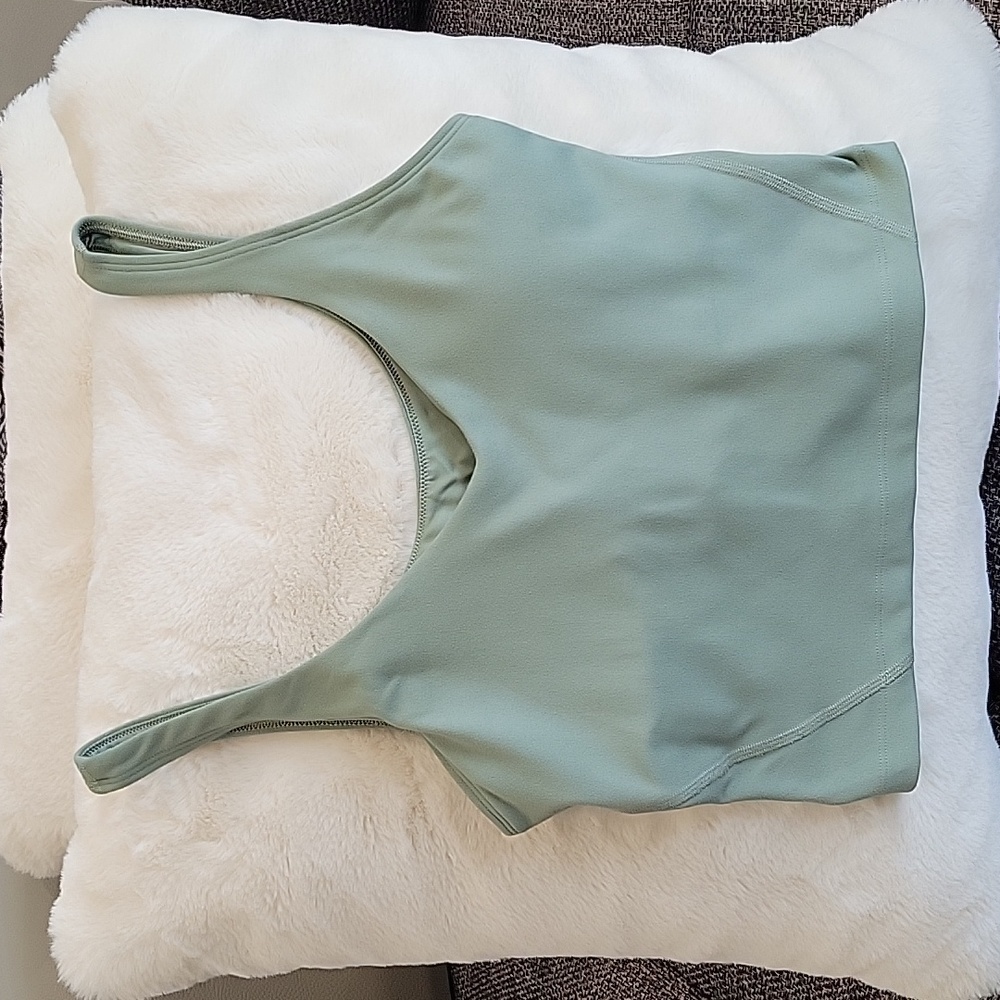 Gilly Hicks active wear tank